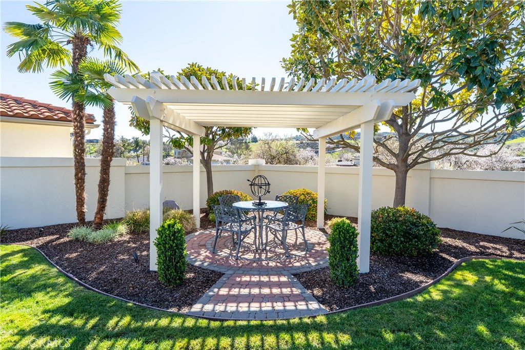 2261 Almond Springs, Paso Robles, CA 93446