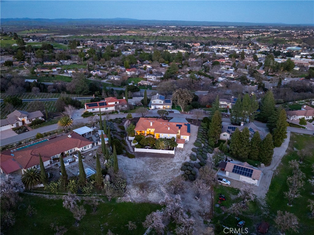 2261 Almond Springs, Paso Robles, CA 93446