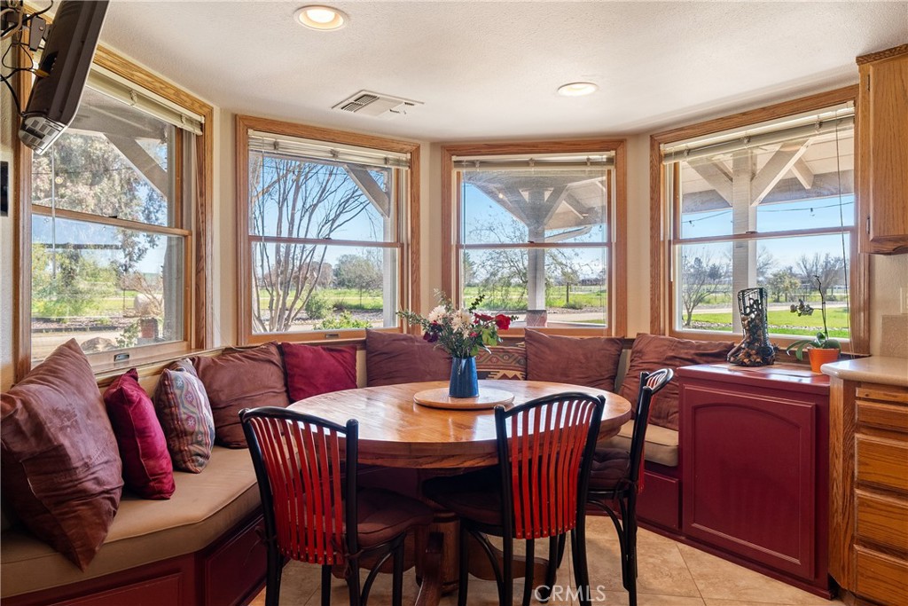 7686 Feenstra Road, Paso Robles, CA 93446