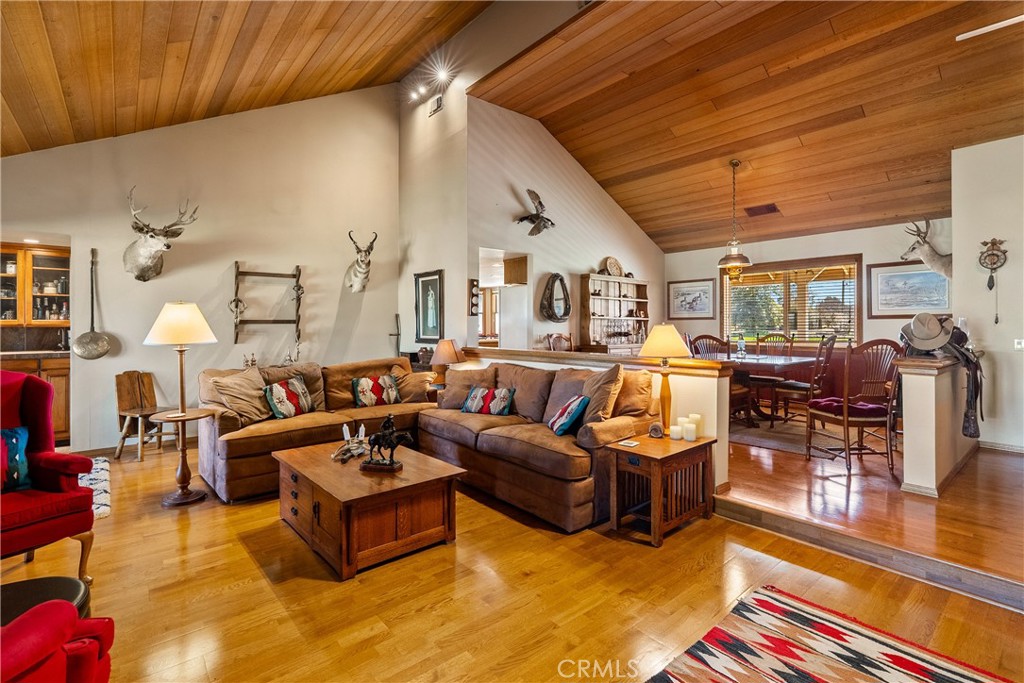 7686 Feenstra Road, Paso Robles, CA 93446