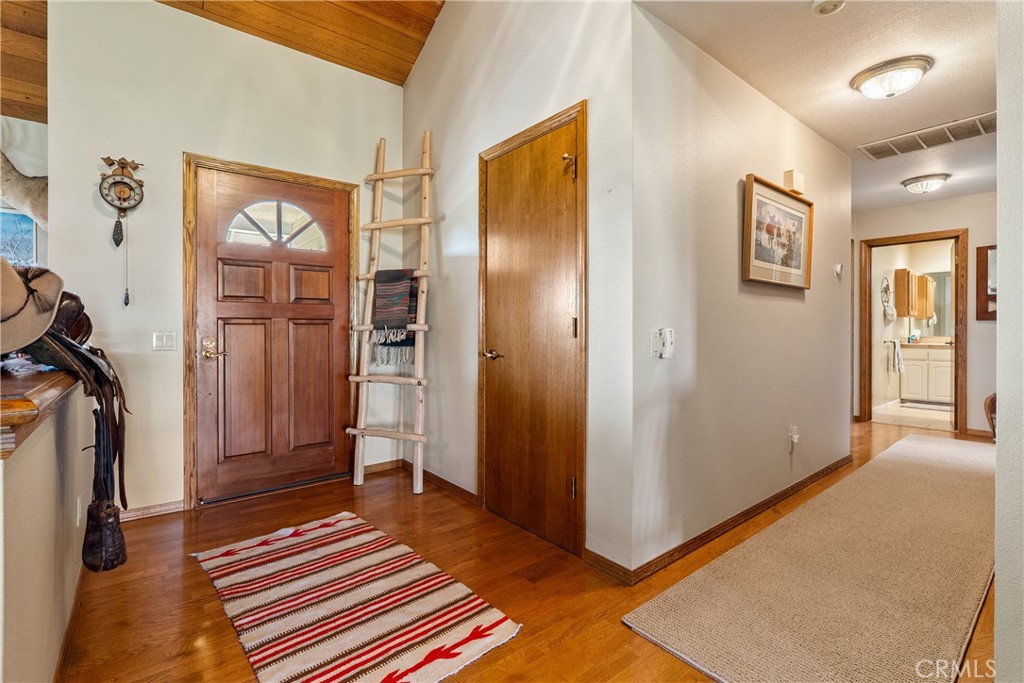 7686 Feenstra Road, Paso Robles, CA 93446