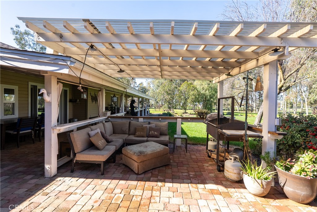 7686 Feenstra Road, Paso Robles, CA 93446