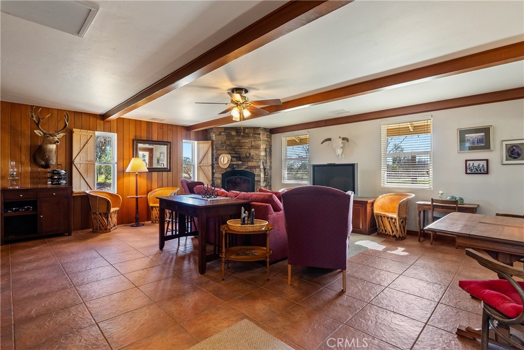 7686 Feenstra Road, Paso Robles, CA 93446