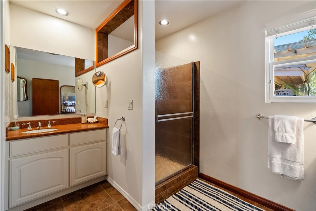 7686 Feenstra Road, Paso Robles, CA 93446