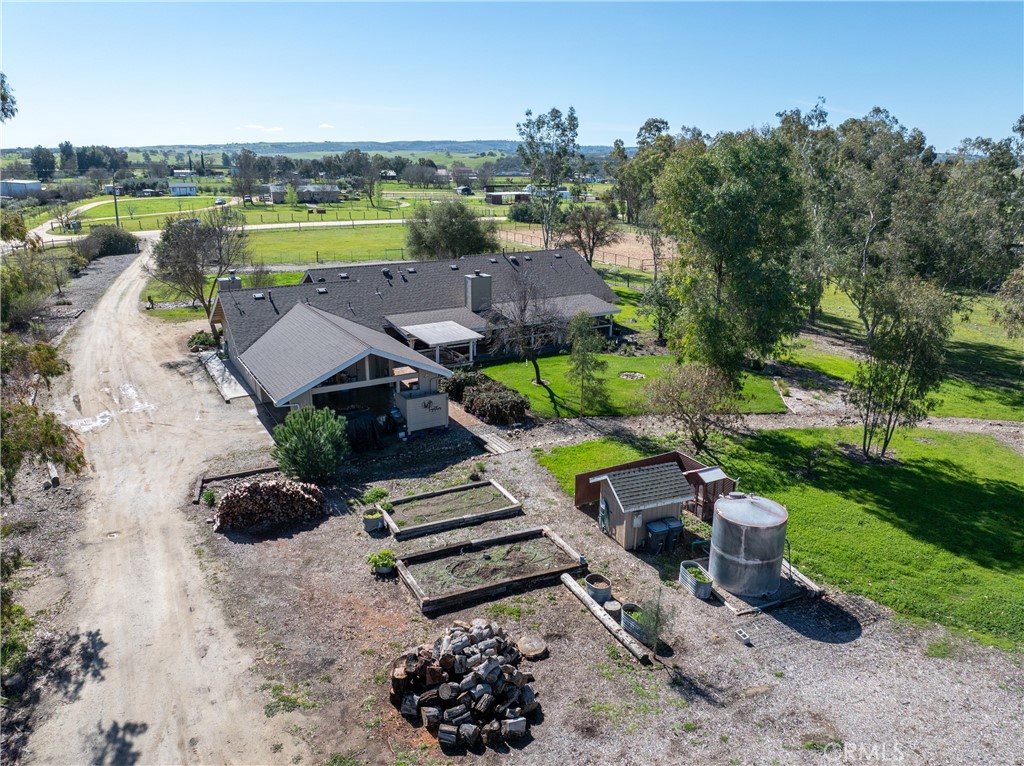7686 Feenstra Road, Paso Robles, CA 93446