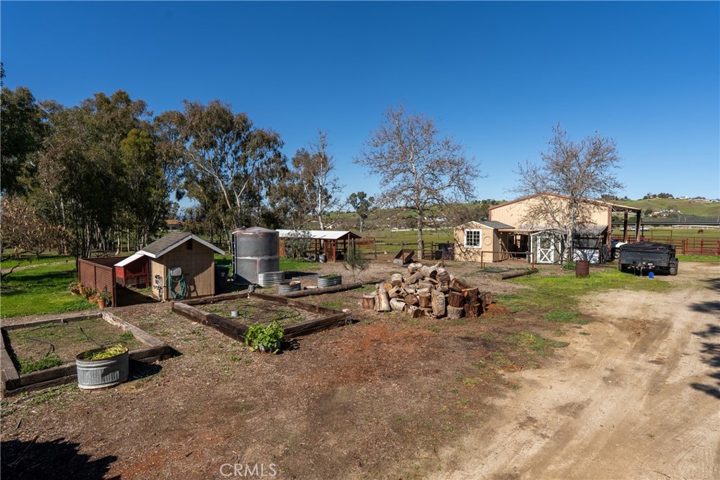 7686 Feenstra Road, Paso Robles, CA 93446