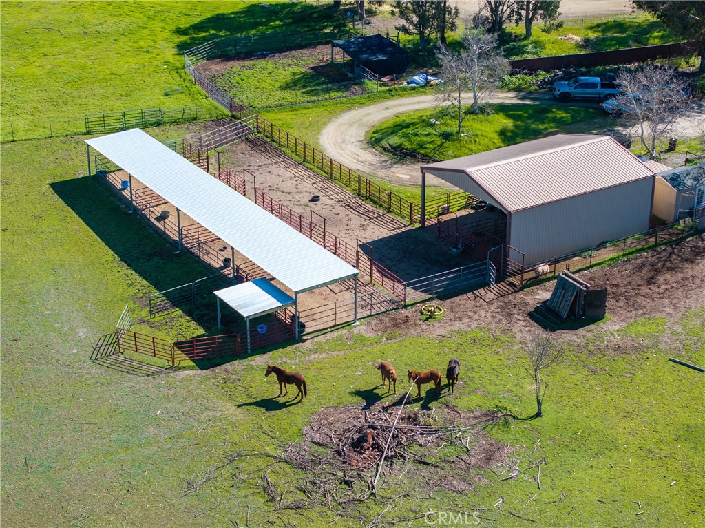 7686 Feenstra Road, Paso Robles, CA 93446