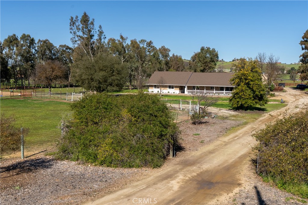 7686 Feenstra Road, Paso Robles, CA 93446