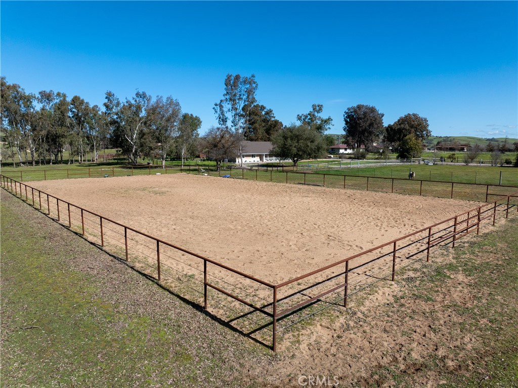7686 Feenstra Road, Paso Robles, CA 93446