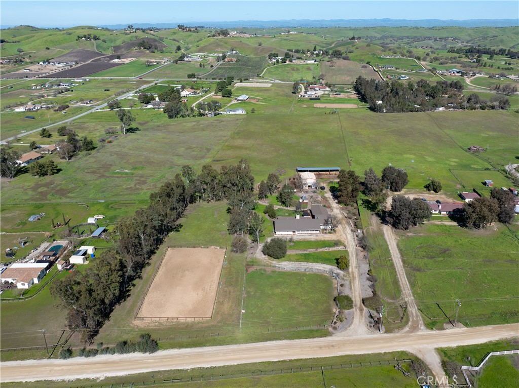 7686 Feenstra Road, Paso Robles, CA 93446