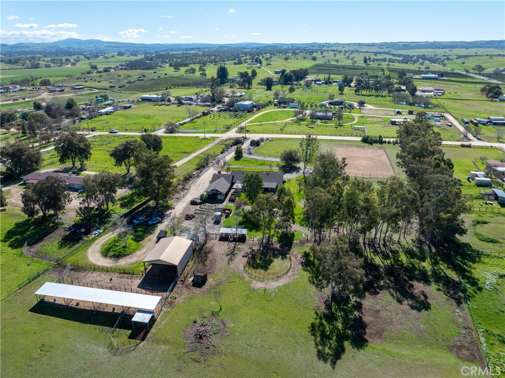 7686 Feenstra Road, Paso Robles, CA 93446