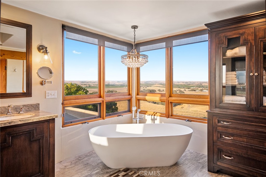 7010 Wilderness Ln, Paso Robles, CA 93446