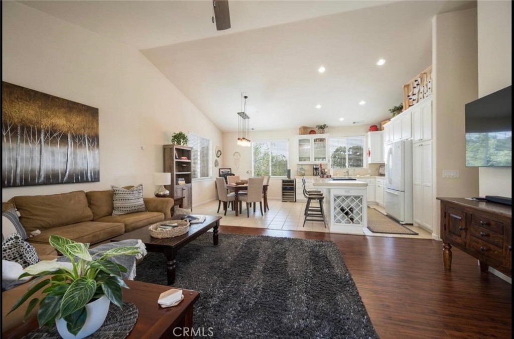 427 Olive St, Paso Robles, CA 93446