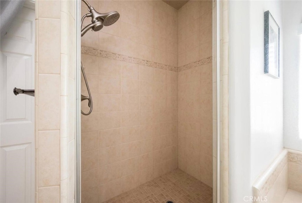 427 Olive St, Paso Robles, CA 93446