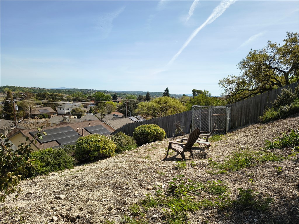 427 Olive St, Paso Robles, CA 93446