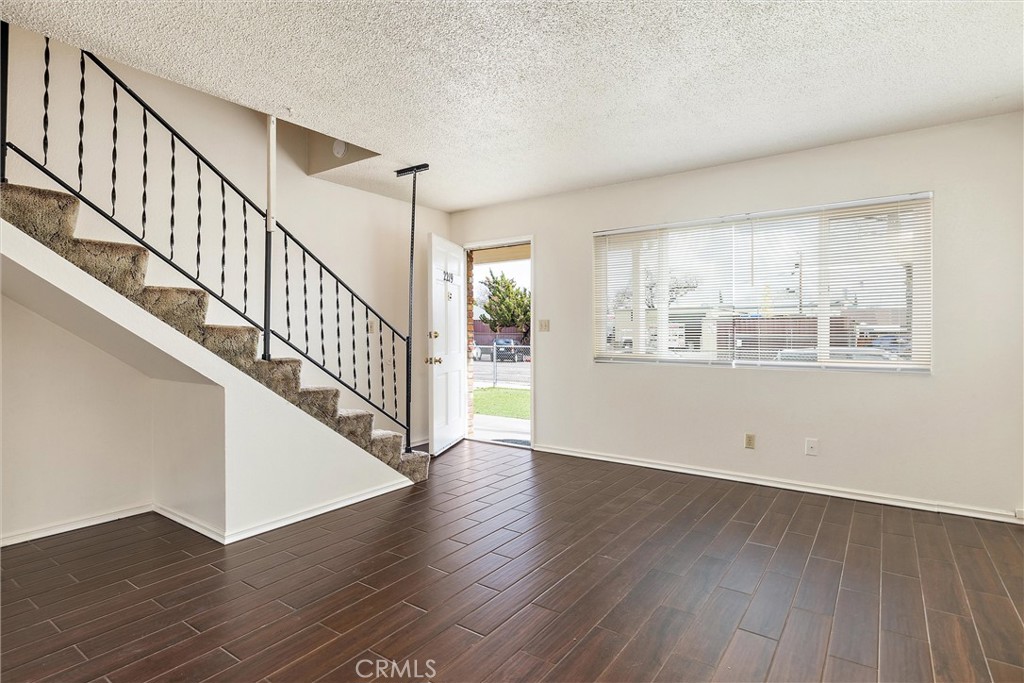 2221 Oak St, Paso Robles, CA 93446