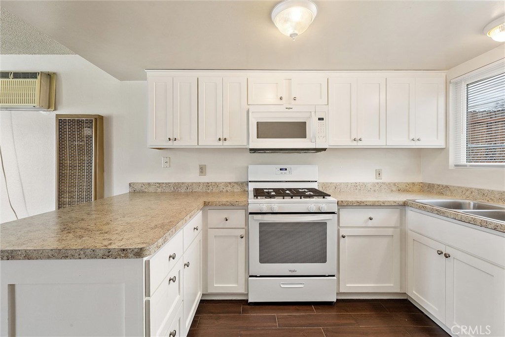 2221 Oak St, Paso Robles, CA 93446