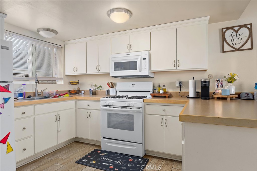 2221 Oak St, Paso Robles, CA 93446