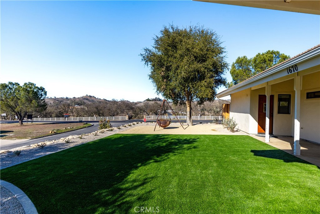 1670 Southfork Pl, Paso Robles, CA 93446