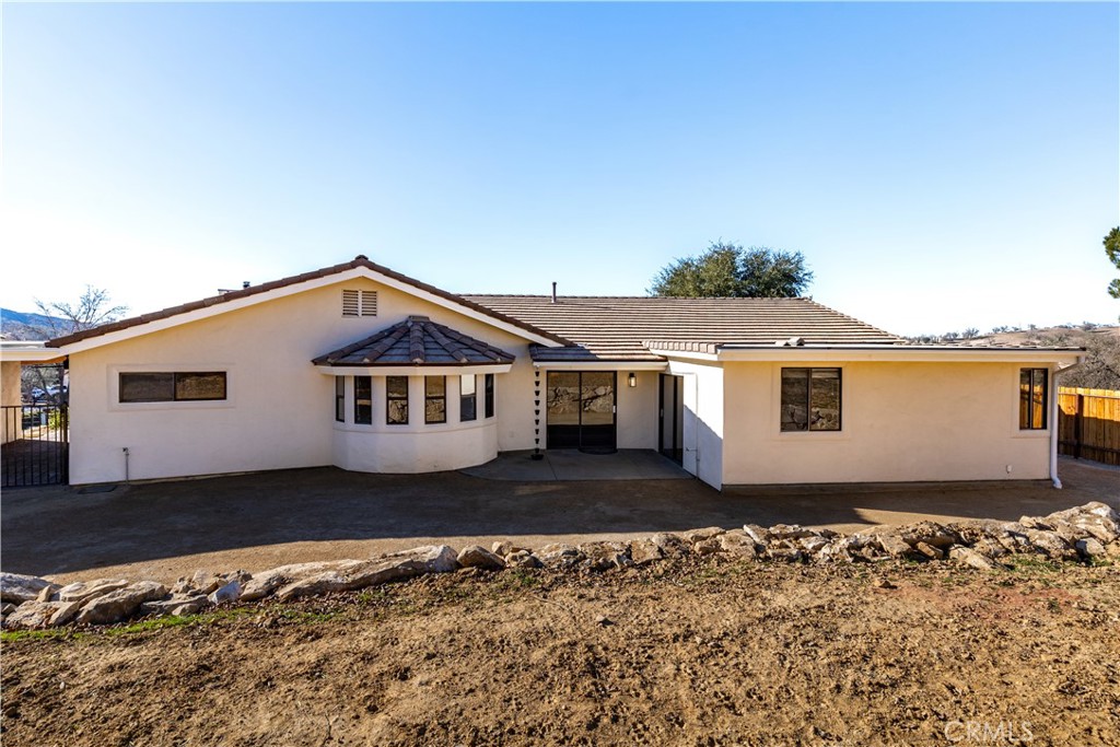 1670 Southfork Pl, Paso Robles, CA 93446