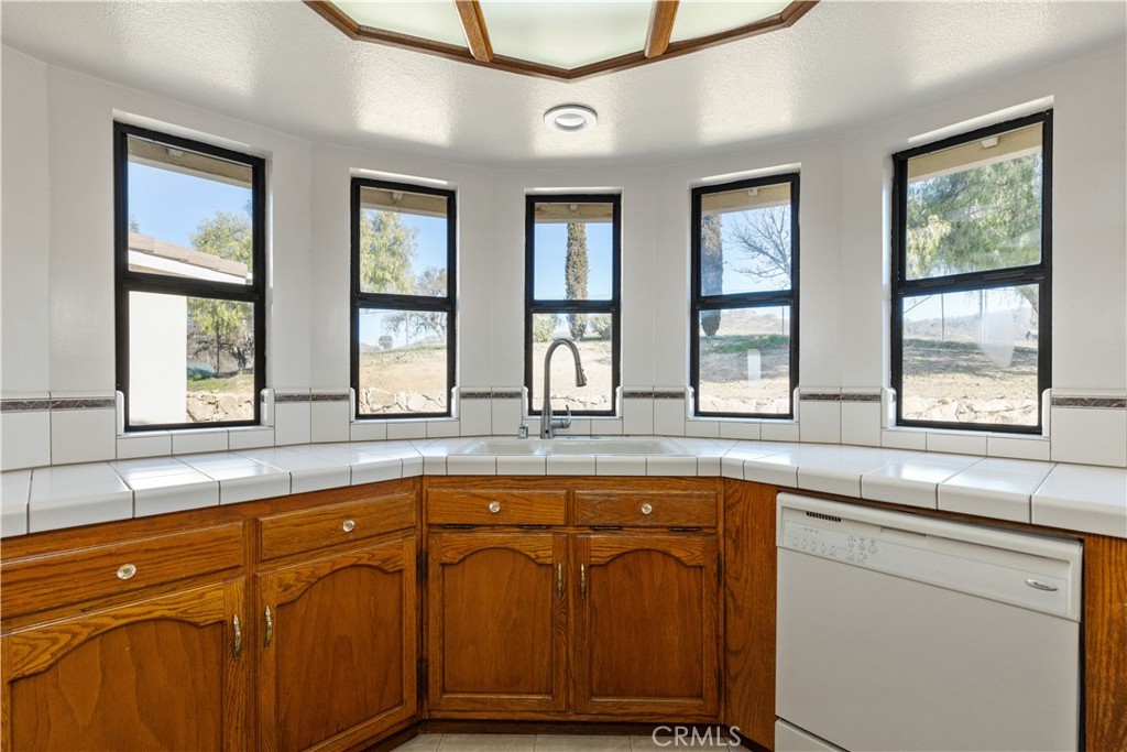 1670 Southfork Pl, Paso Robles, CA 93446