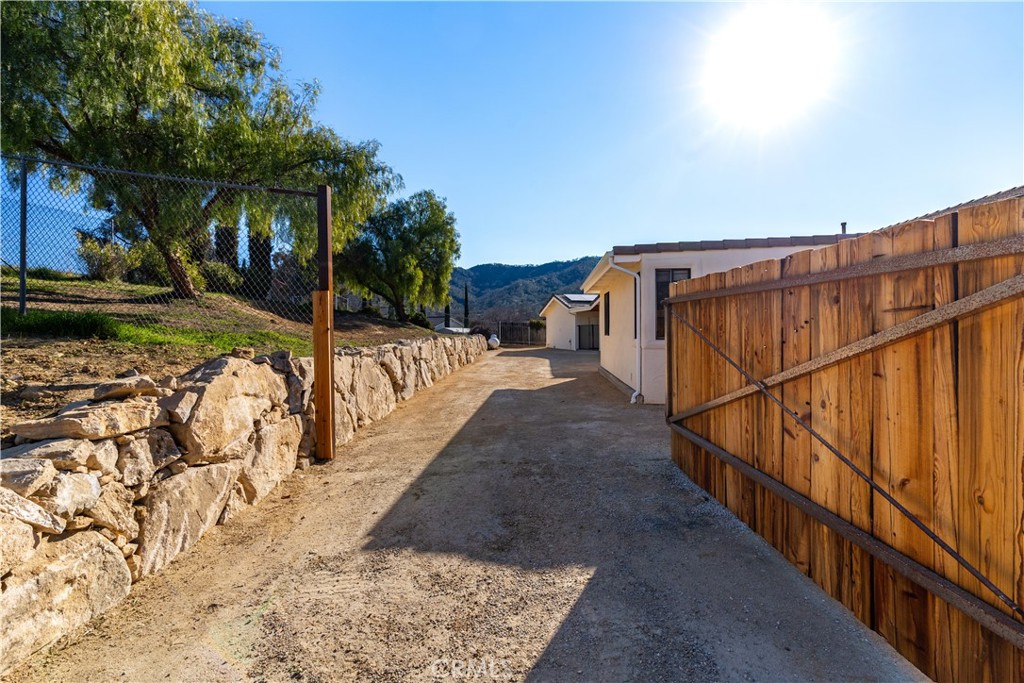 1670 Southfork Pl, Paso Robles, CA 93446