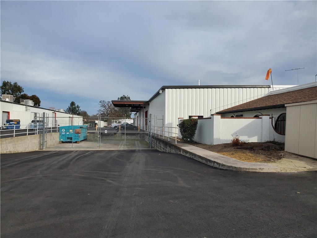 1750 Commerce, Paso Robles, CA 93446