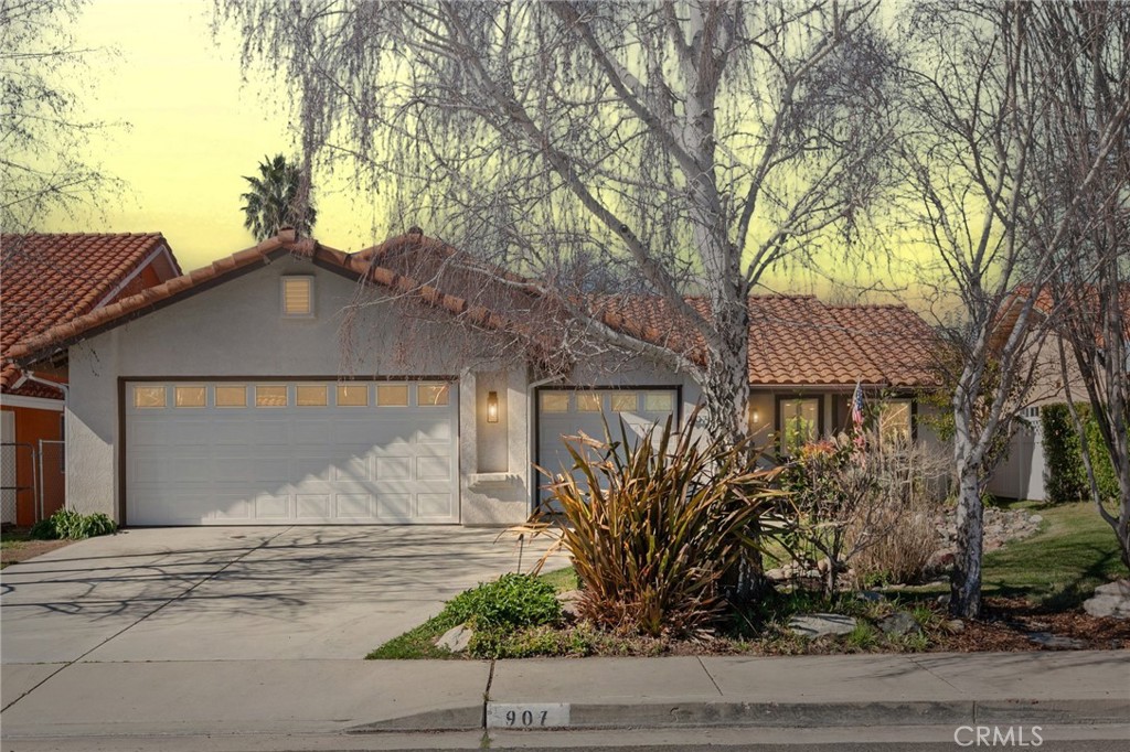 907 Saint Ann Dr, Paso Robles, CA 93446