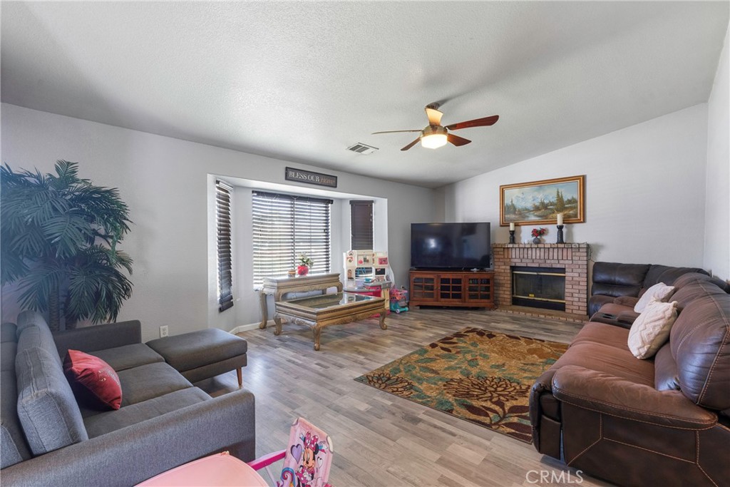 737 Concord Ct, Mcfarland, CA 93250