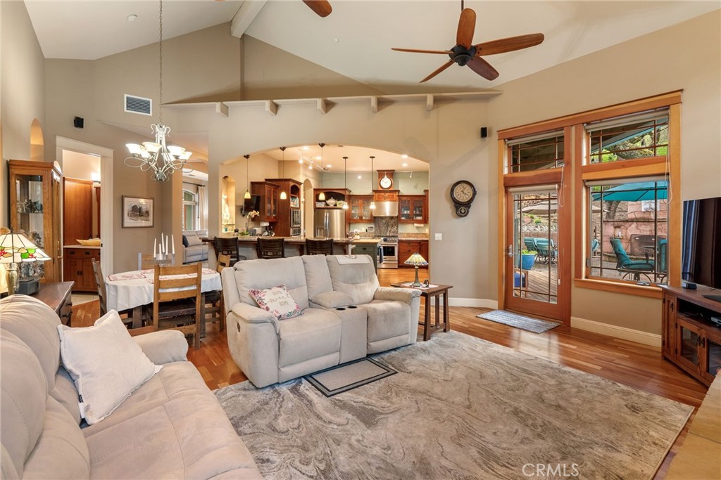 110 11th, Paso Robles, CA 93446