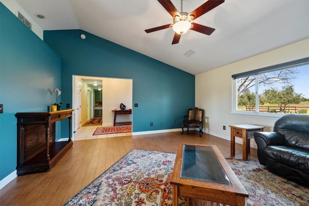 4385 Camp 8, Paso Robles, CA 93446