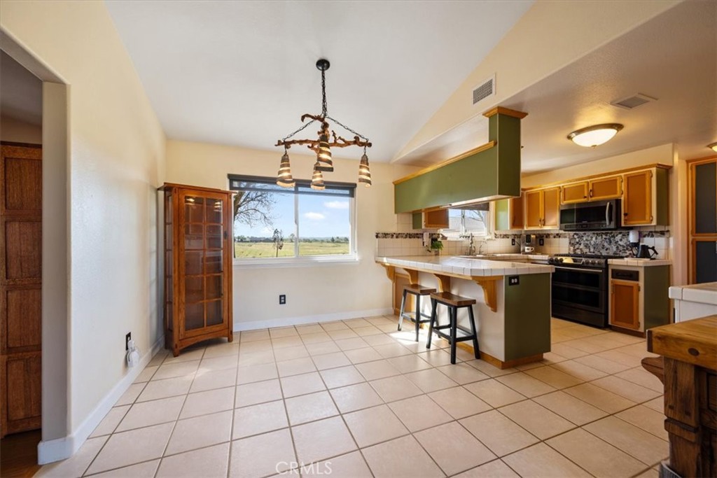 4385 Camp 8, Paso Robles, CA 93446