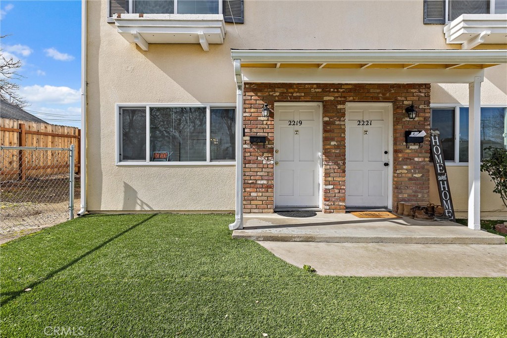 2221 Oak St, Paso Robles, CA 93446