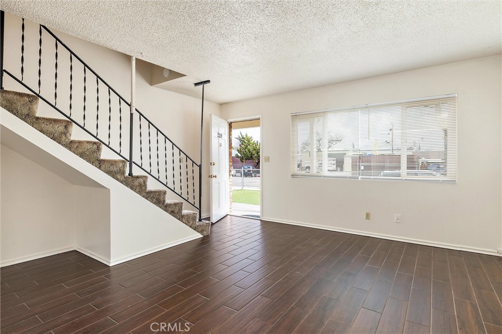 2221 Oak St, Paso Robles, CA 93446