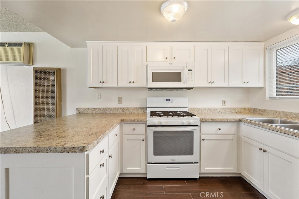 2221 Oak St, Paso Robles, CA 93446