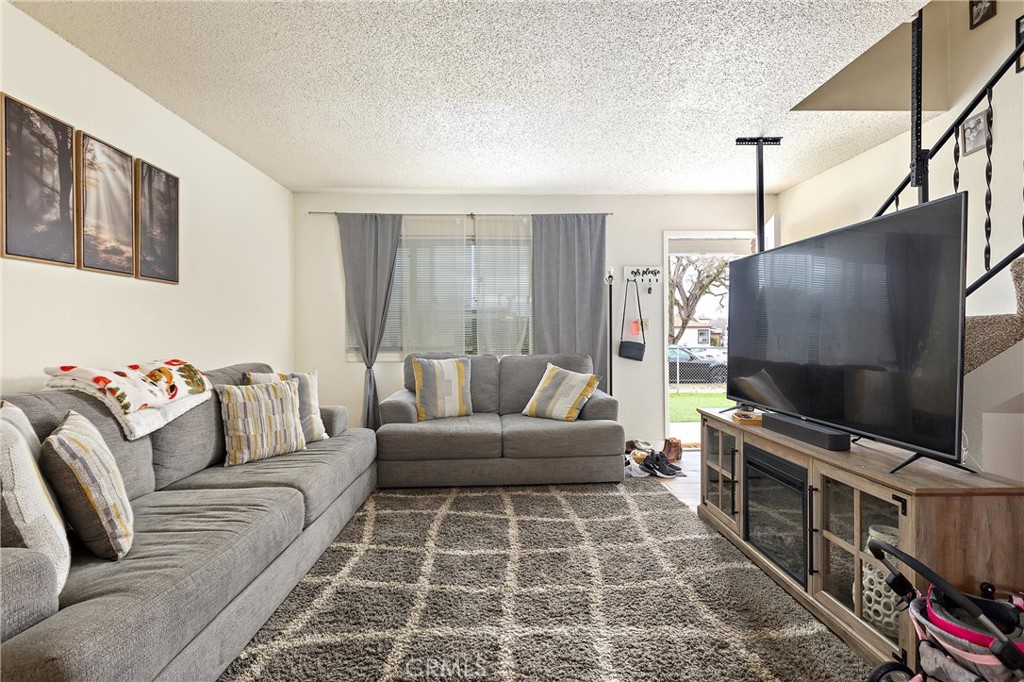 2221 Oak St, Paso Robles, CA 93446