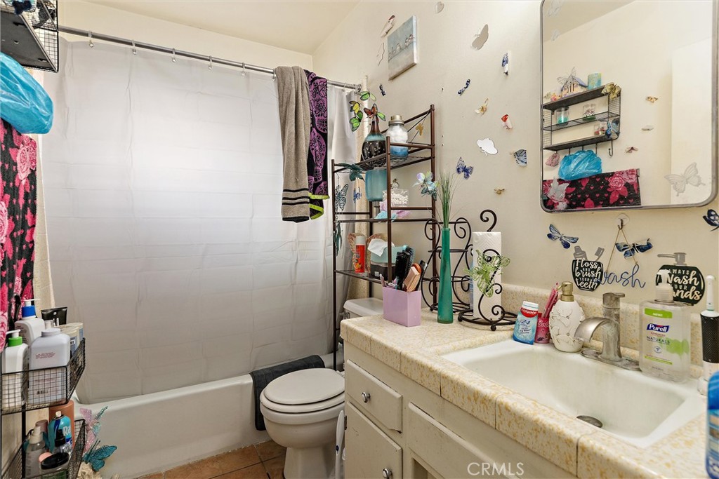 2221 Oak St, Paso Robles, CA 93446