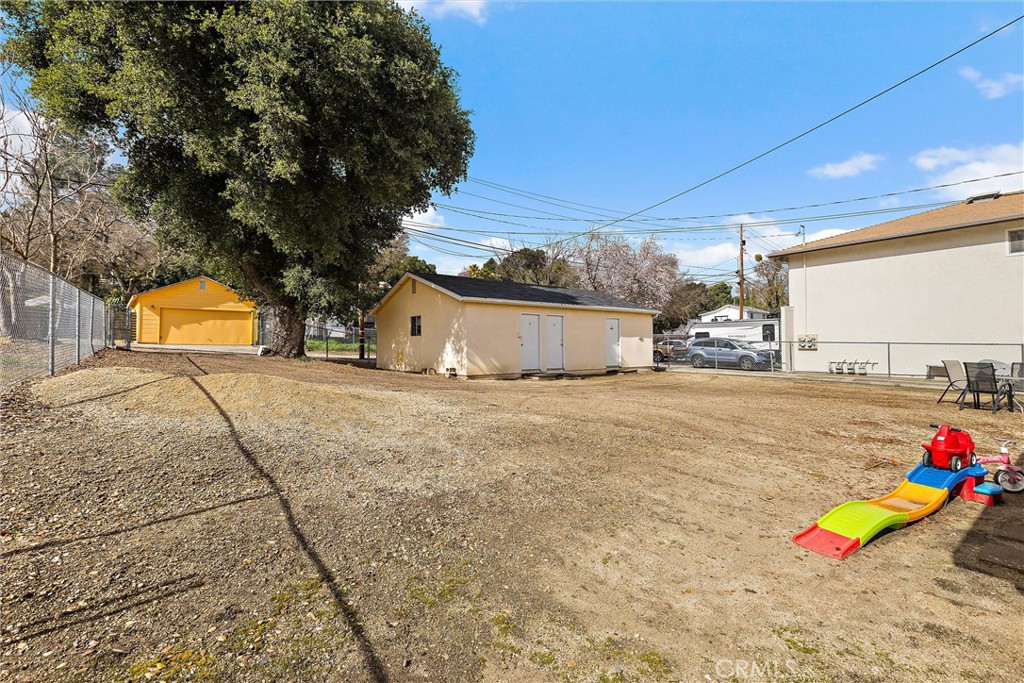 2221 Oak St, Paso Robles, CA 93446