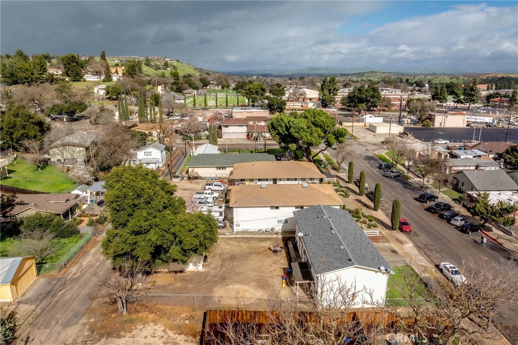2221 Oak St, Paso Robles, CA 93446