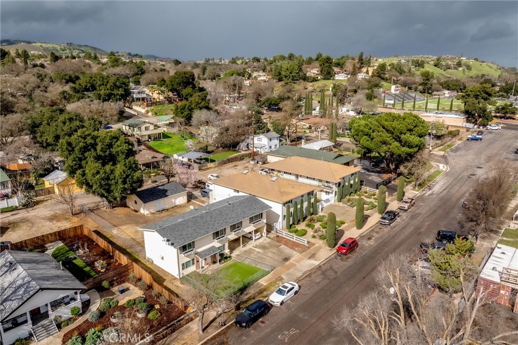 2221 Oak St, Paso Robles, CA 93446