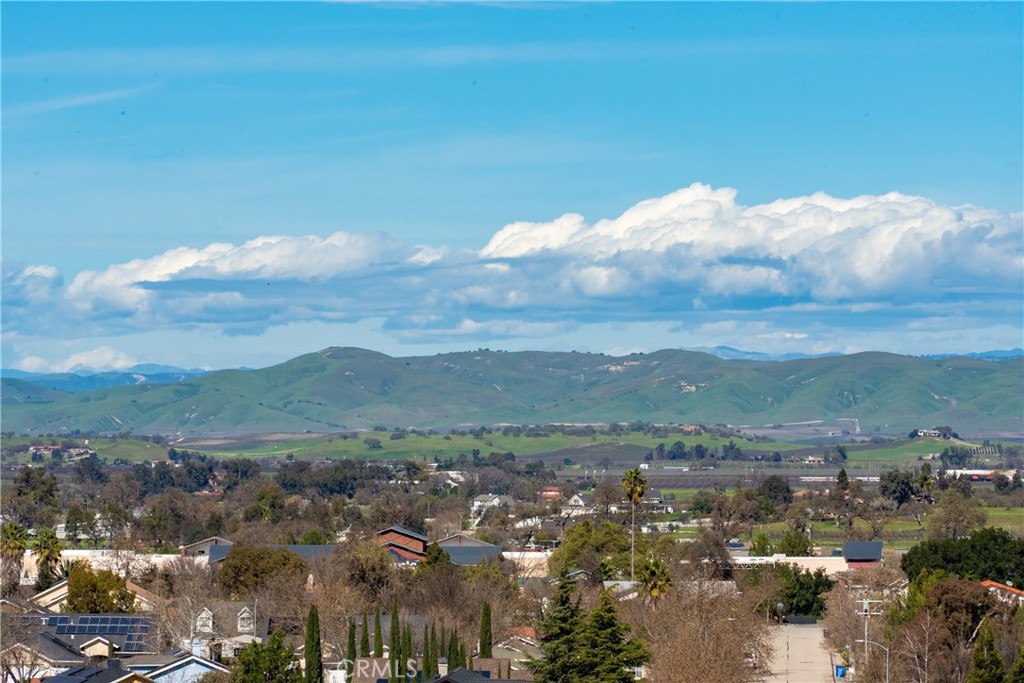 2039 Promontory, Paso Robles, CA 93446