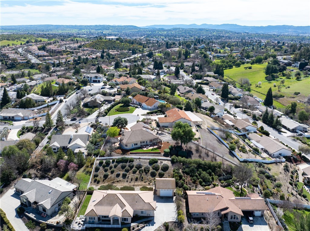 2039 Promontory, Paso Robles, CA 93446