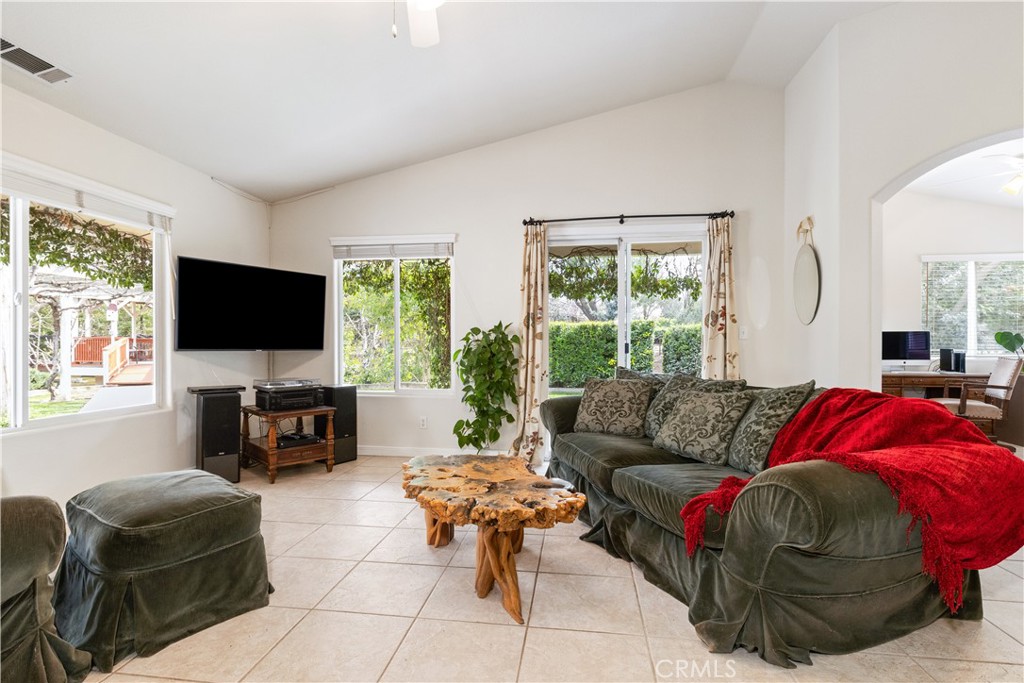 1235 Shane Lane, Templeton, CA 93465