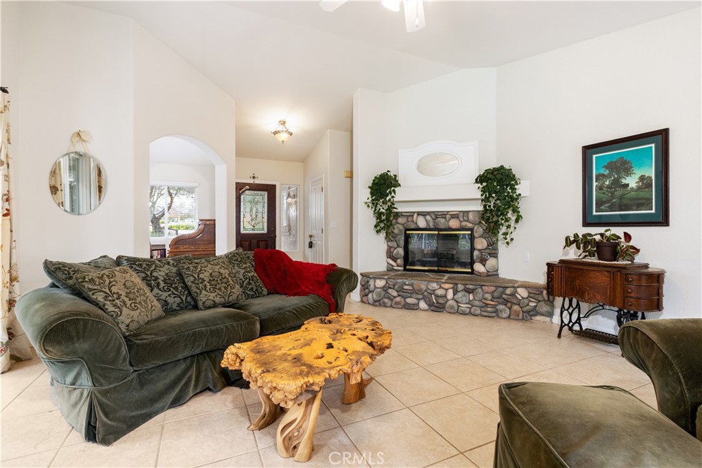 1235 Shane Lane, Templeton, CA 93465