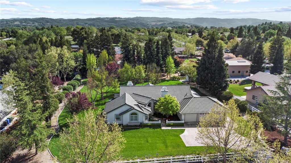 1609 Tanager Ct, Templeton, CA 93465