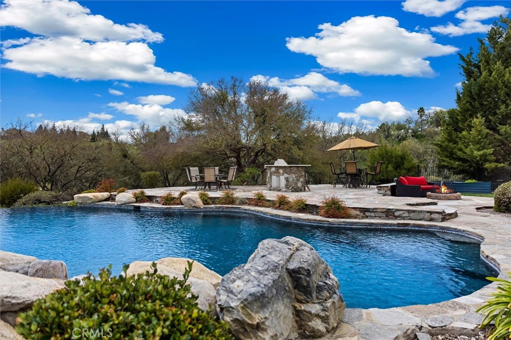 1990 Calle Los Charros, Templeton, CA 93465