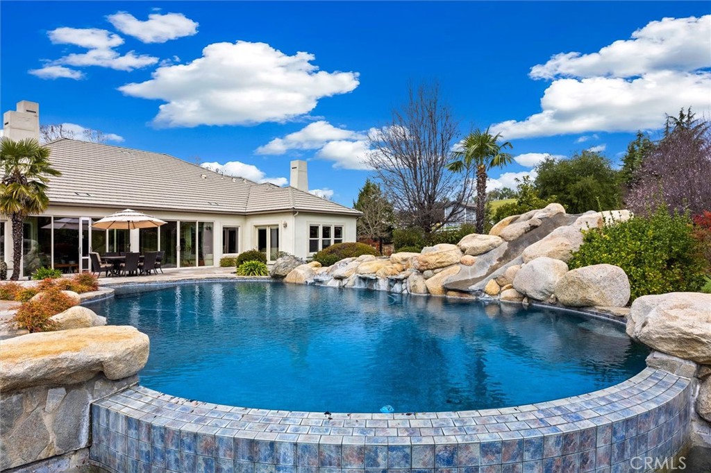 1990 Calle Los Charros, Templeton, CA 93465