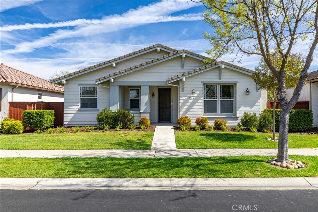 2562 Alameda Dr, Paso Robles, CA 93446