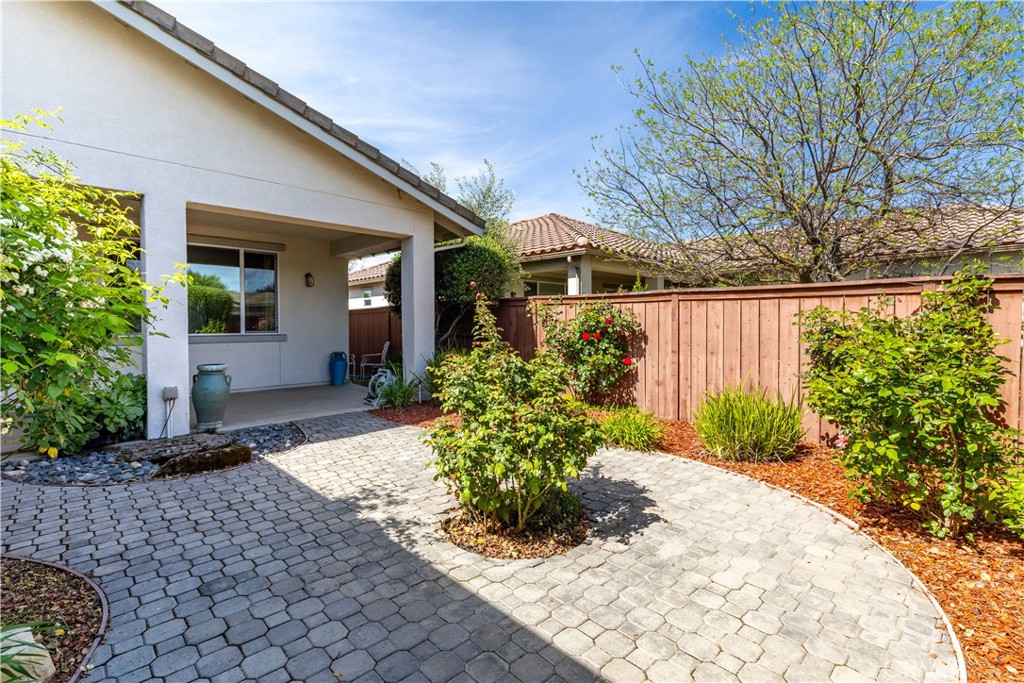 2562 Alameda Dr, Paso Robles, CA 93446