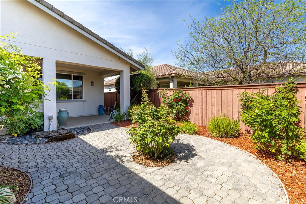 2562 Alameda Dr, Paso Robles, CA 93446